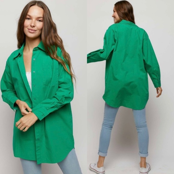 🆕Oversized button down poplin top - Picture 2 of 3